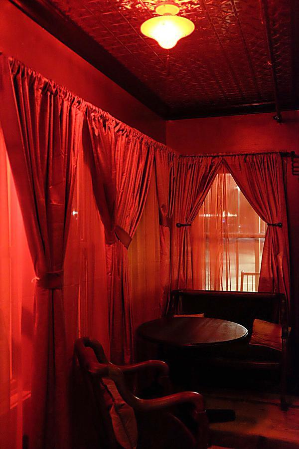 Redlight Historic Bunk Hotel And Speakeasy ทรักกี ภายนอก รูปภาพ