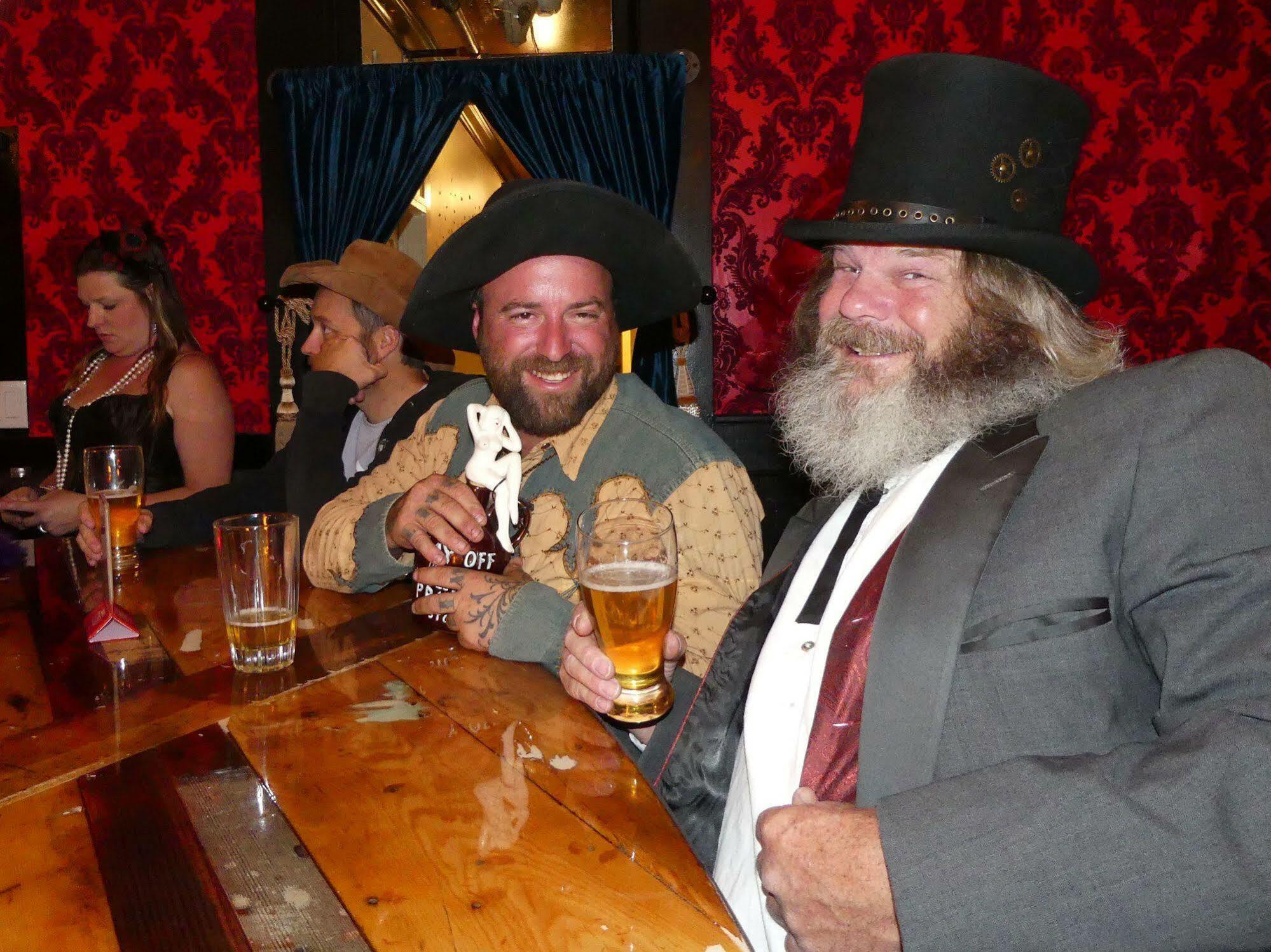 Redlight Historic Bunk Hotel And Speakeasy ทรักกี ภายนอก รูปภาพ