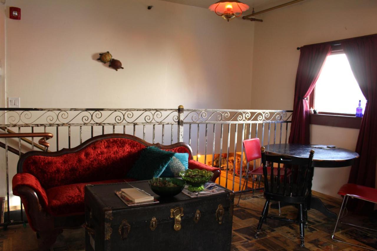 Redlight Historic Bunk Hotel And Speakeasy ทรักกี ภายนอก รูปภาพ